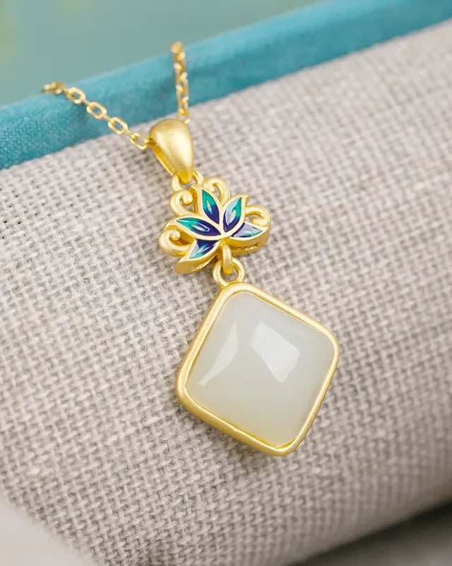 Verdant Grace Necklace