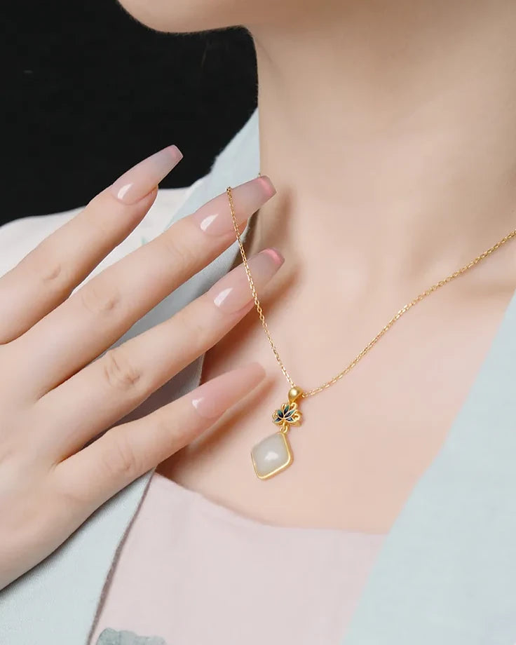 Verdant Grace Necklace