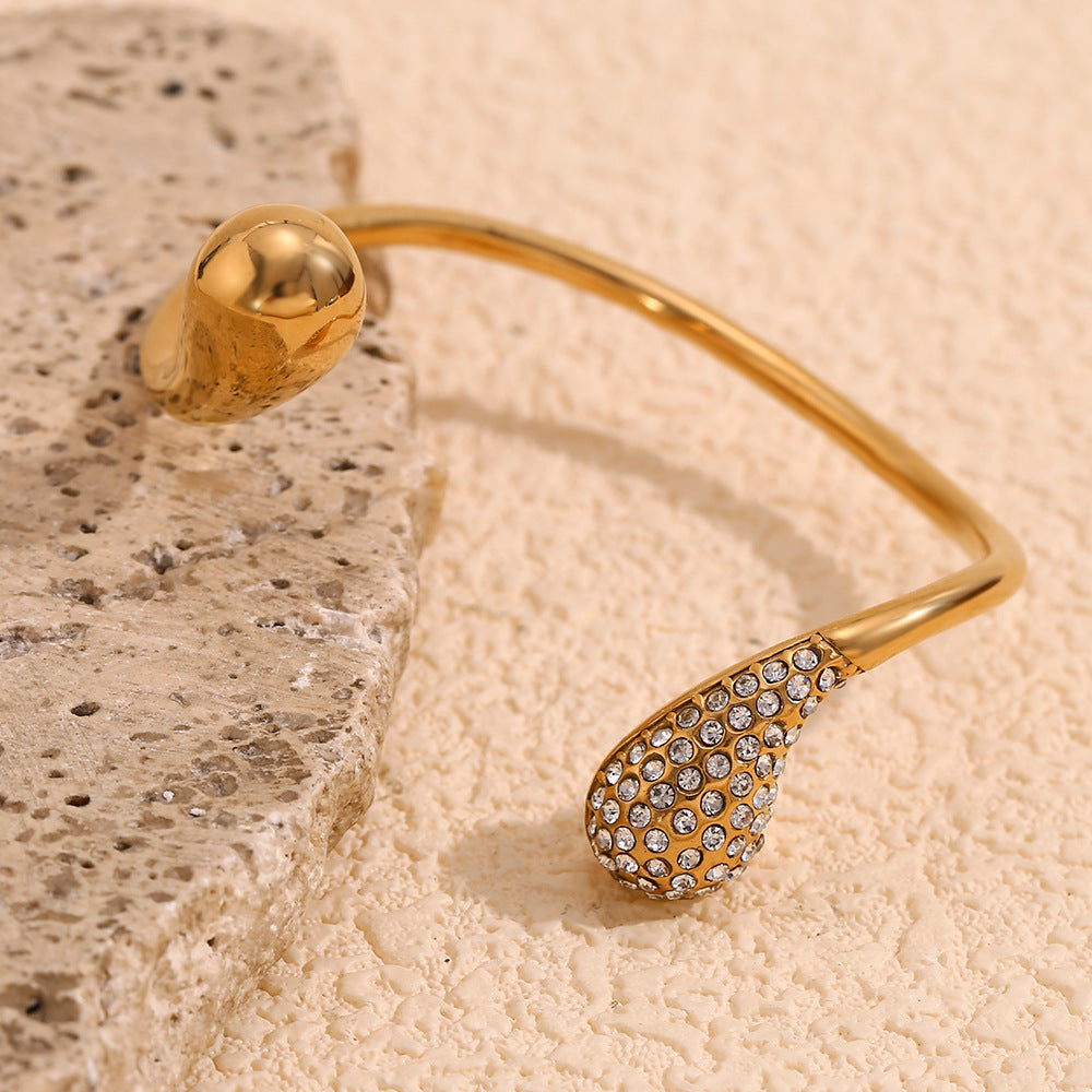 Curved Pavé Teardrop Cuff